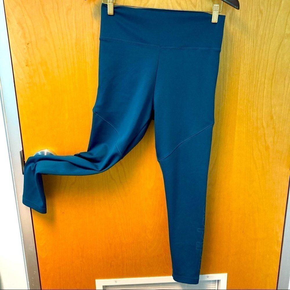 ADIDAS Sz M Leggings W/ Logo on the Side Athletic Workout Exercise Running